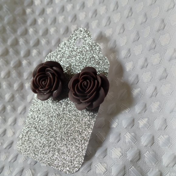 Rose stud Earrings - Picture 4 of 7